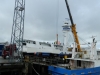 Fitting_the_stabiliser_tank_onto_the_Evelina_Da_Rosa_(2)